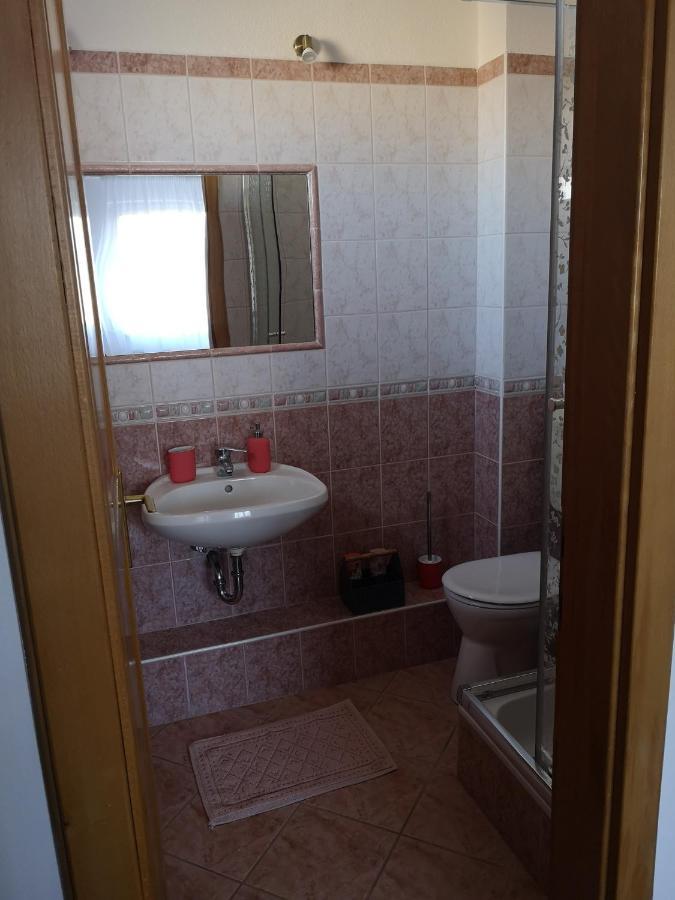 Hotello Apartmanhaz Es Panzio Zalaegerszeg Exterior photo